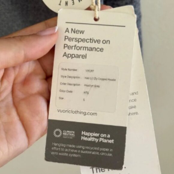 NWT Sample Vuori Halo Half Zip Cropped Hoodie S - Picture 2 of 4